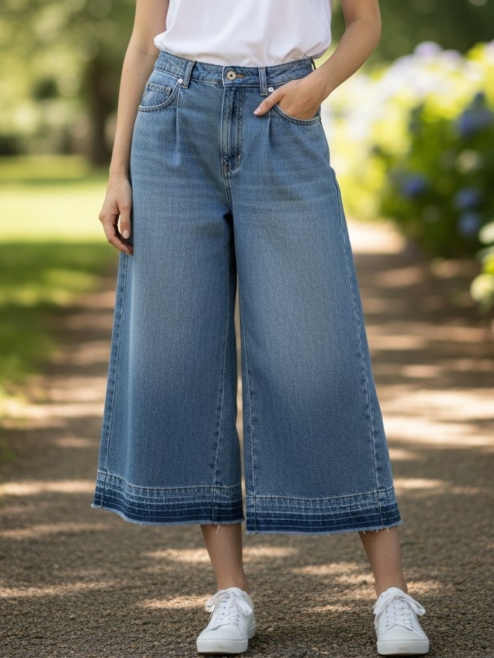 Mo:Vint X Small Hi Rise Denim Wide Leg Crop Jeans